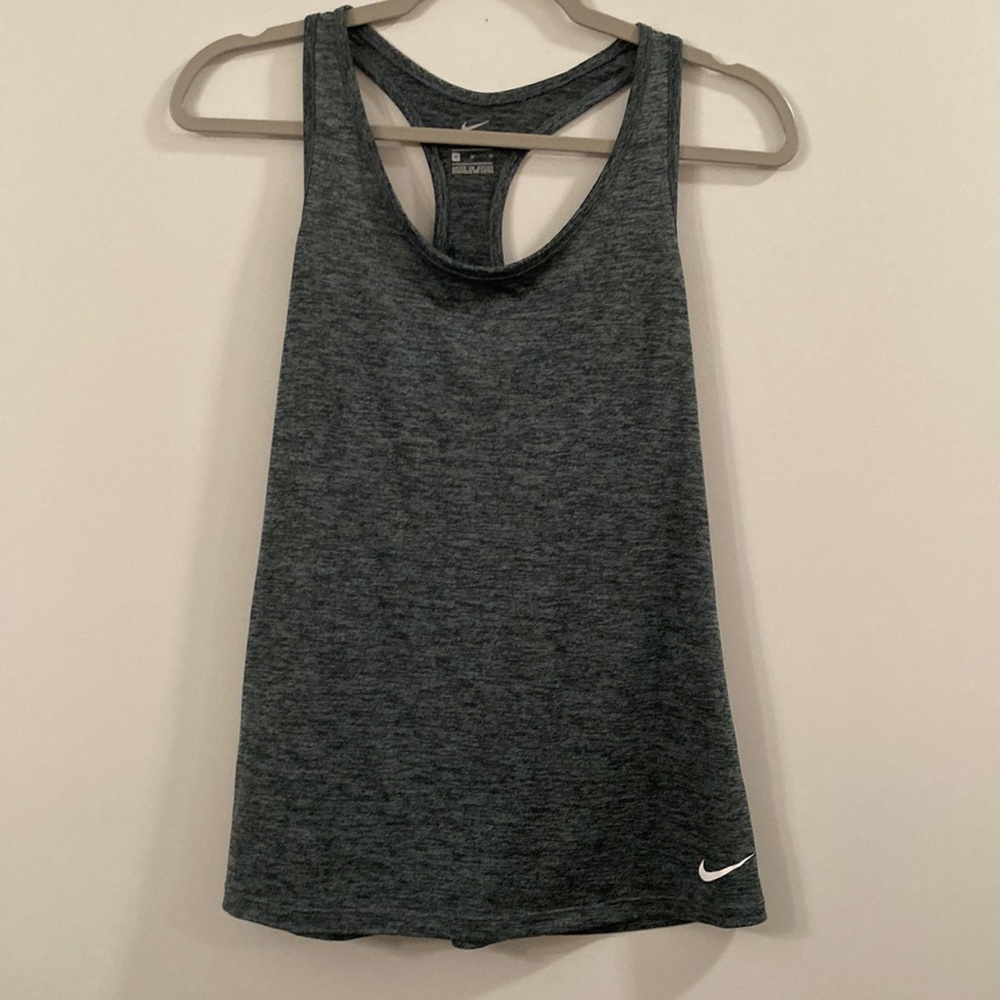 Nike Women’s Dri-FIT  Slim Fit Tank athletic top size medium